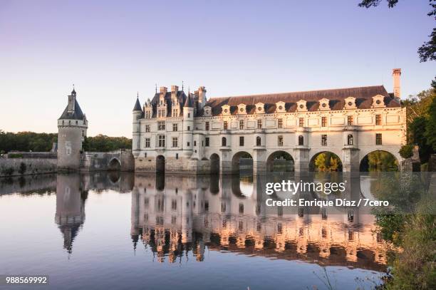 chateau de chenonceau glowing in the sunset, loire valley, france - château de chenonceau stock pictures, royalty-free photos & images