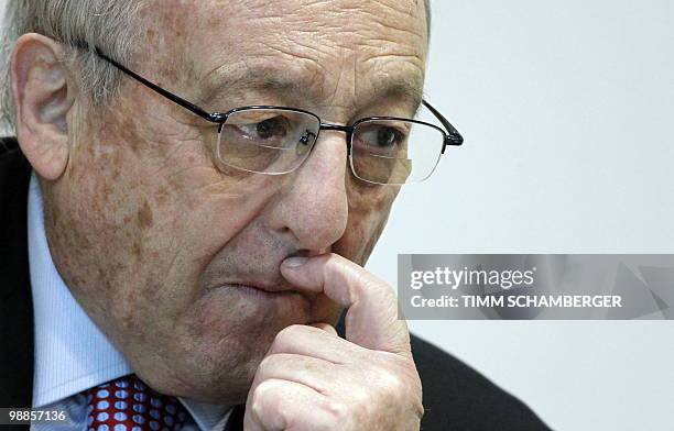 German-Canadian arms dealer Karlheinz Schreiber waits for his verdict at court in Augsburg, southern Germany, on May 5, 2010. The court sentenced...