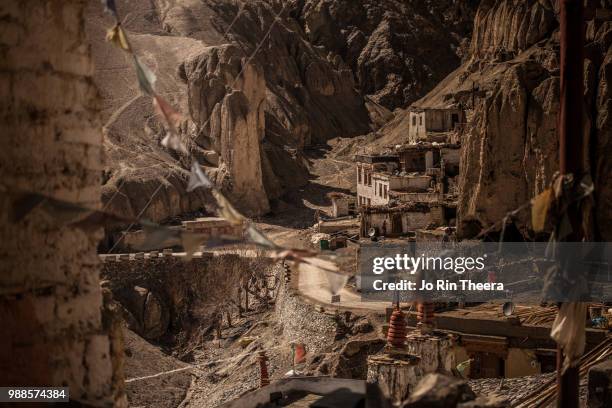 lamayuru, ladakh, india - lamayuru stockfoto's en -beelden