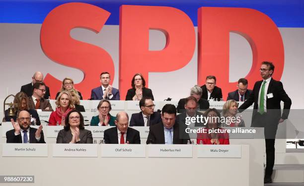 Chairman of the German Social Democratic Party Martin Schulz , SPD faction leader Andrea Nahles, Hamburg's mayor Olaf Scholz, member of parliament...