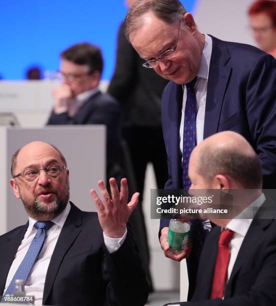 Federal Party Conference of the German Social Democratic Party in Berlin, Germany, 7 December 2017. L-R: Party leader Martin Schulz, Lower Saxony's...