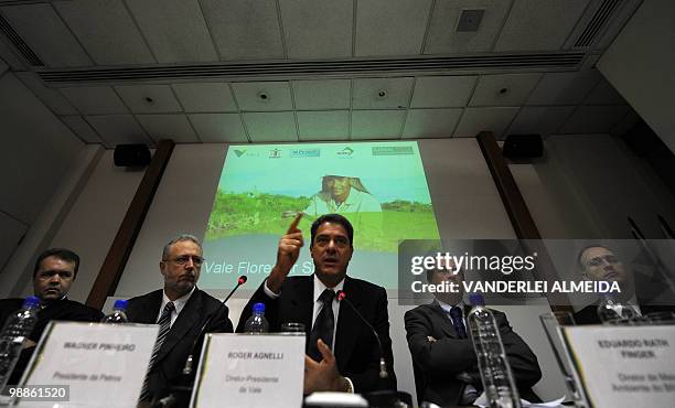 The president of the Brazilian mining giant Vale do Rio Doce, Roger Agnelli , speaks to the press after launching the project "Vale Florestar" at the...