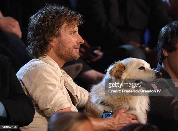 Musician Dierks Bentley and dog Jake during the 2009 CMT Music Awards at the Sommet Center on June 16, 2009 in Nashville, Tennessee.