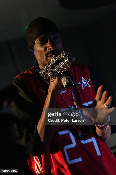 Snoop Dogg Performs at the 944 All Star Weekend at The Boardroom on February 13, 2010 in Dallas, Texas.