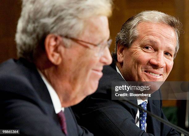 Alan Schwartz, former chief executive officer of Bear Stearns Cos., right, looks to James "Jimmy" Cayne, former chairman and chief executive officer...