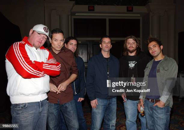 Steve Harwell, Michael Urbano, Paul De Lisle, Greg Camp, Hippy and Mark Cervantes of Smash Mouth