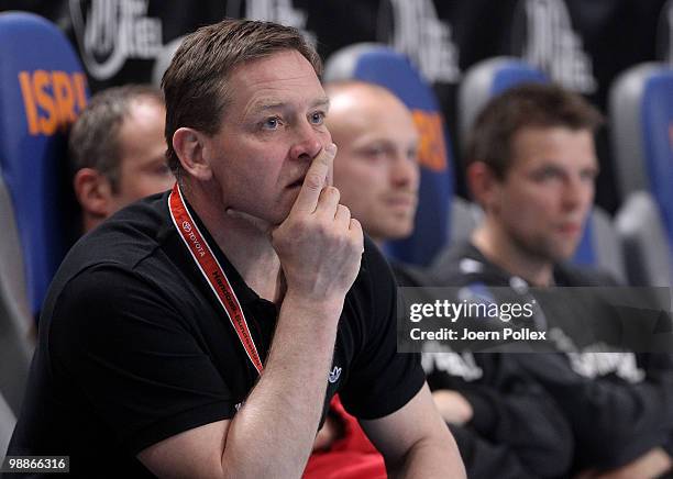 Head coach Alfred Gislason of Kiel looks on during the Toyota Handball Bundesliga match between THW Kiel and HSG Duesseldorf at the Sparkassen Arena...