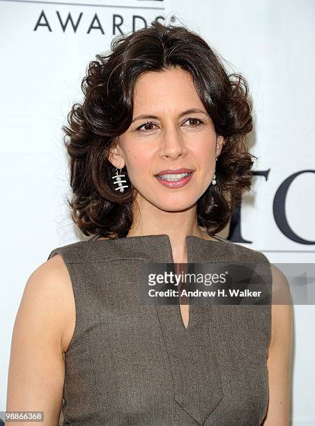 Actress Jessica Hecht attends the 2010 Tony Awards Meet the Nominees Press Reception on May 5, 2010 in New York City.