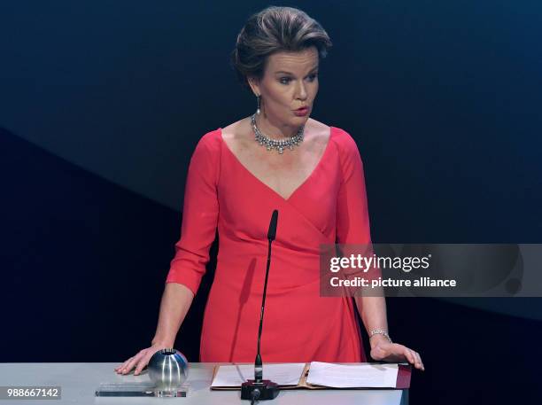 Belgium's Queen Mathilde speaking at the Deutschen Nachhaltigkeitspreis in Duesseldorf, Germany, 8 December 2017. Photo: Henning Kaiser/dpa
