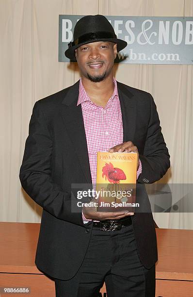 Damon Wayans promotes "Red Hats" at Barnes & Noble 5th Avenue on May 5, 2010 in New York City.