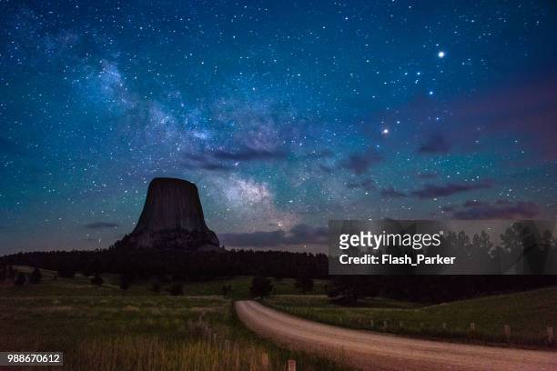 devils tower national monument - rocky parker stock pictures, royalty-free photos & images