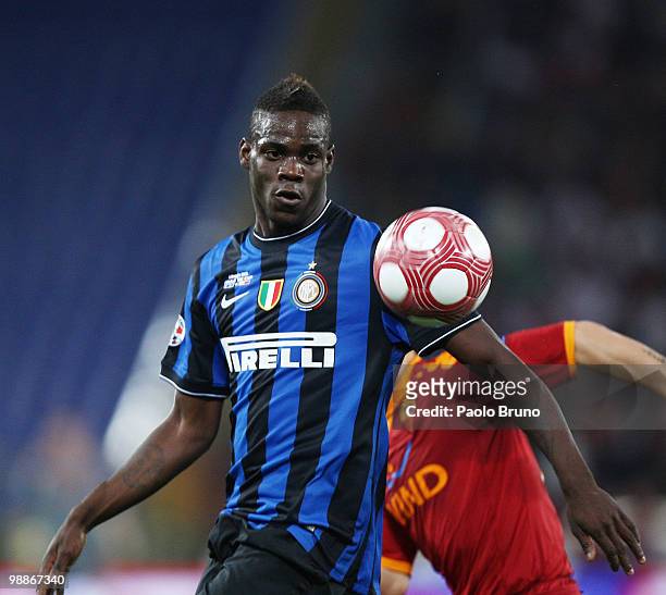 Mario Balotelli of FC Internazionale Milano in action during the Tim Cup between FC Internazionale Milano and AS Roma at Stadio Olimpico on May 5,...