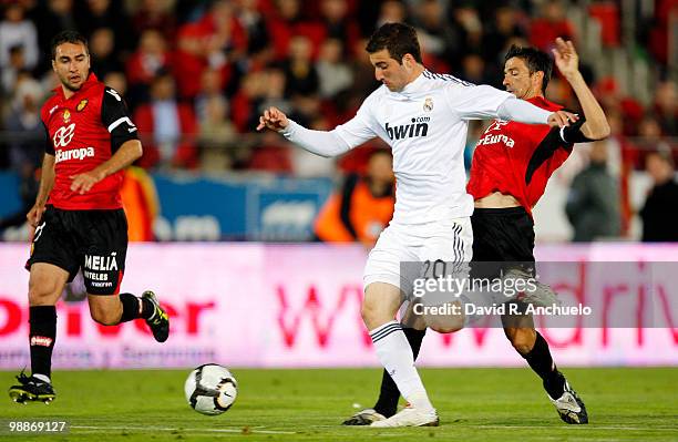 Gonzalo Higuain of Real Madrid in action during the La Liga match between Mallorca and Real Madrid at Ono Estadi on May 5, 2010 in Mallorca, Spain.