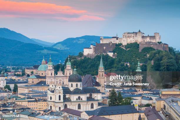 view of hohensalzburg castle above the old city, unesco world heritage site, salzburg, austria, europe - altstadt 個照片及圖片檔