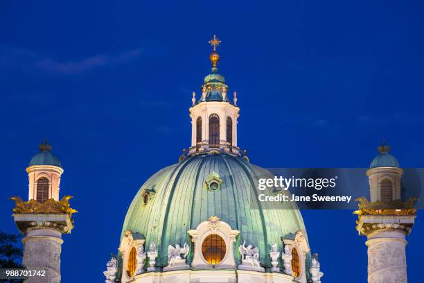 st. charles church (karlskirche), vienna, austria, europe - karlskirche stock-fotos und bilder