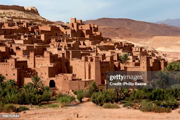 the fortified town or ksar of ait benhaddou with its kasbahs and earth-clay buildings is a unesco world heritage site. - club nomadic ストックフォトと画像