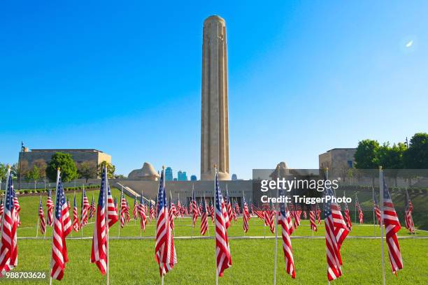 kansas city patriotic flags liberty memorial - us army urban warfare stock pictures, royalty-free photos & images