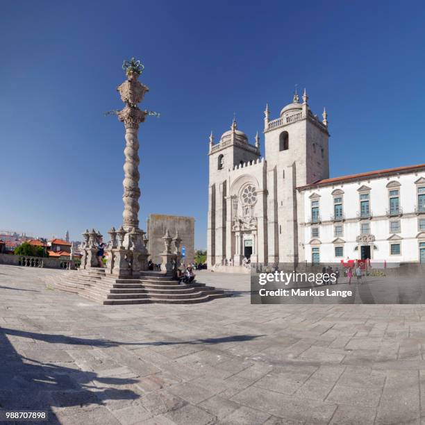 pelourinho column, se cathedral, porto (oporto), portugal, europe - se cathedral bildbanksfoton och bilder