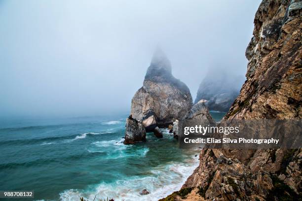 praia da pedra da ursa 2 - the bear stone beach - pedra stock pictures, royalty-free photos & images