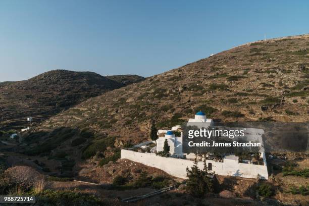 kastro village monastery and cemetery in the hills, sifnos, cyclades, greek islands, greece, europe - strachan stockfoto's en -beelden