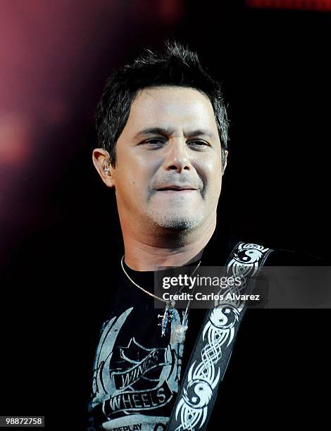 Spanish singer Alejandro Sanz performs on stage at the Palacio de los Deportes on May 5, 2010 in Madrid, Spain.