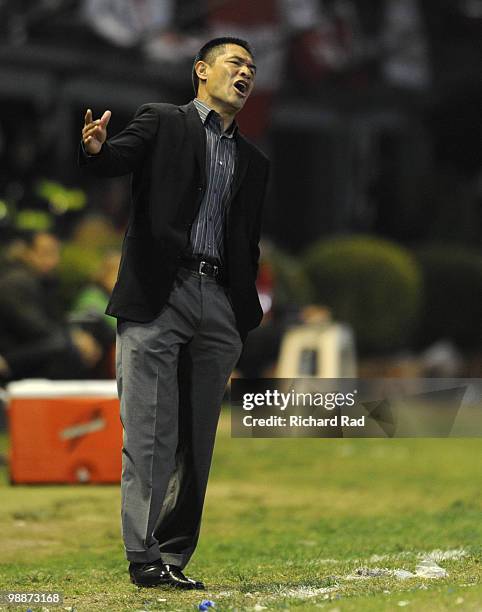 Coach Ignacio Ambriz of San Luis reacts during a match against Estudiantes as part of the 2010 Libertadores Cup at Centenario Stadium on May 5, 2010...