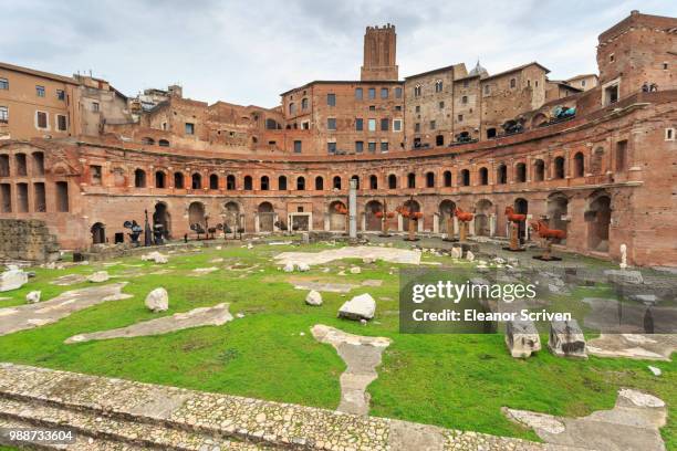 trajan's markets, roman ruins, forum area, historic centre (centro storico), rome, unesco world heritage site, lazio, italy - centro storico fotografías e imágenes de stock