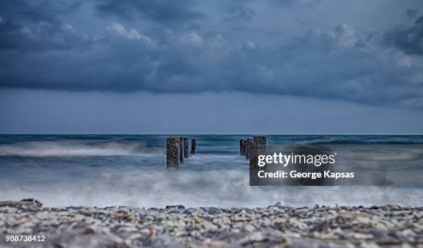 Tide Rising Falling Falling Tide Photos and Premium High Res Pictures - Getty Images