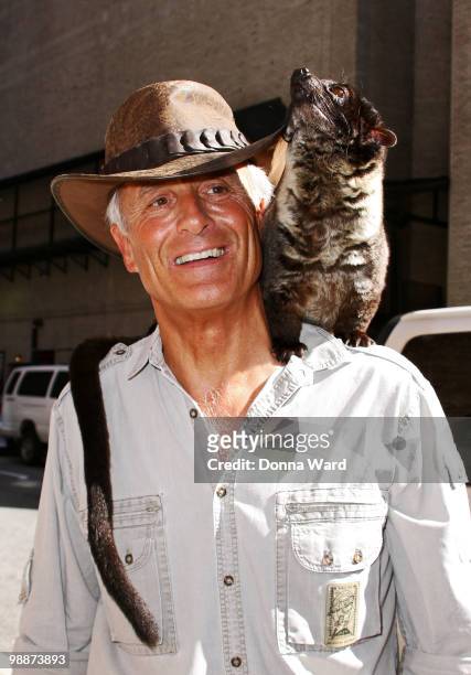 Jack Hanna visits "Late Show With David Letterman" at the Ed Sullivan Theater on May 5, 2010 in New York City.
