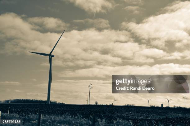 windmills in sarnia, canada - sarnia stock-fotos und bilder