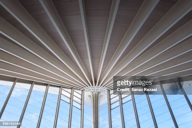 bilbao airport - santiago calatrava stockfoto's en -beelden