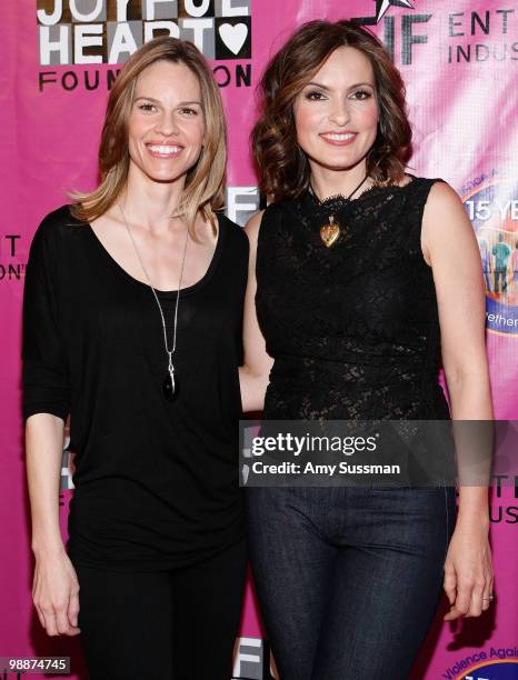 Actresses Hilary Swank and Mariska Hargitay attend the 2010 Joyful Heart Foundation Gala at Skylight SOHO on May 5, 2010 in New York City.