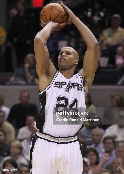 Richard Jefferson of the San Antonio Spurs in Game Four of the Western Conference Quarterfinals during the 2010 NBA Playoffs at AT&T Center on April...