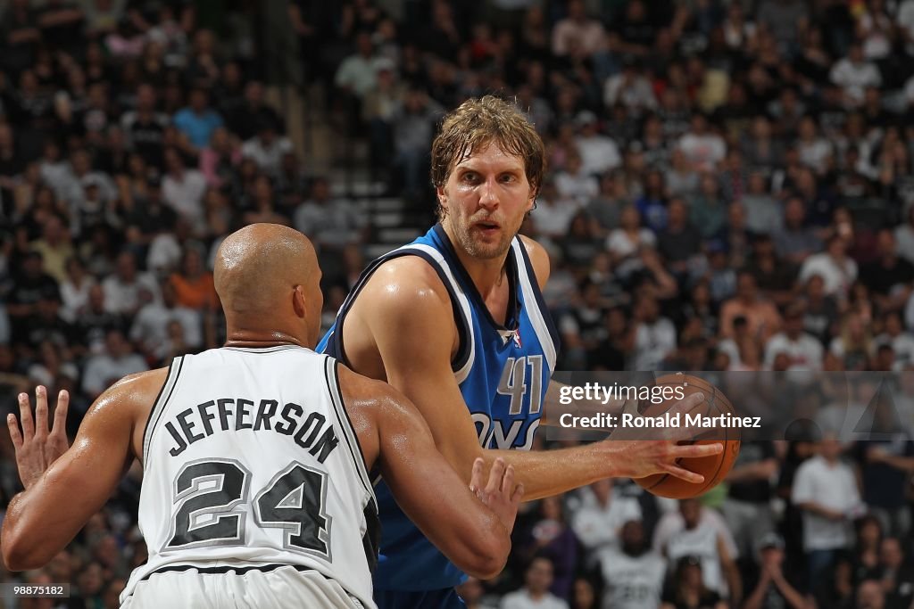 Dallas Mavericks v San Antonio Spurs, Game 4