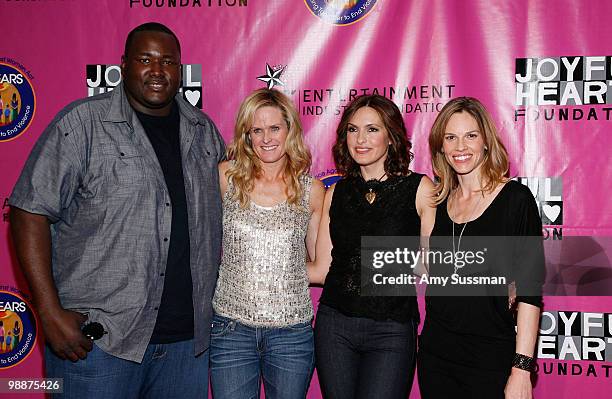 Actors Quinton Aaron, Ashley McDermott, Mariska Hargitay and Hilary Swank attend the 2010 Joyful Heart Foundation Gala at Skylight SOHO on May 5,...