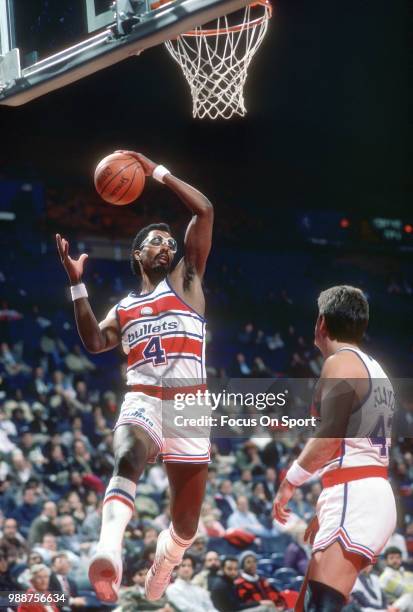 Cliff Robinson of the Washington Bullets grabs a rebound during an NBA basketball game circa 1986 at the Capital Centre in Landover, Maryland....