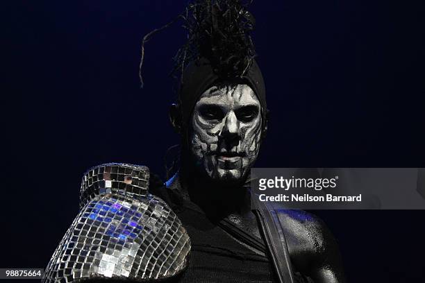 Wes Borland of Limp Bizkit performs on stage at Gramercy Theatre on May 5, 2010 in New York City.