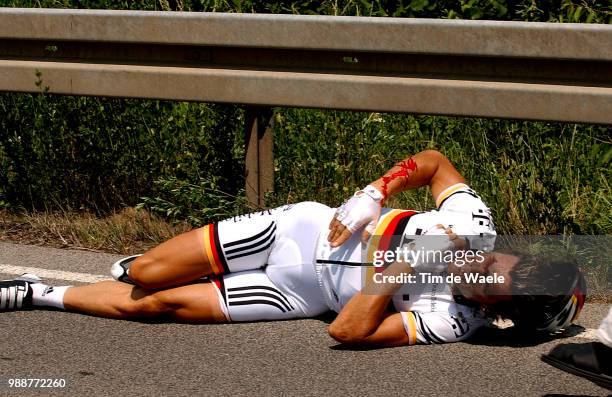 Tour Of Germany 2003, Hondo Danilo, Crash, Chute, Val, Injury, Blessure, Gewond, Stage 3 : Coburg - Ansbach, Deutschland Tour, Tour D'Allemagne,...