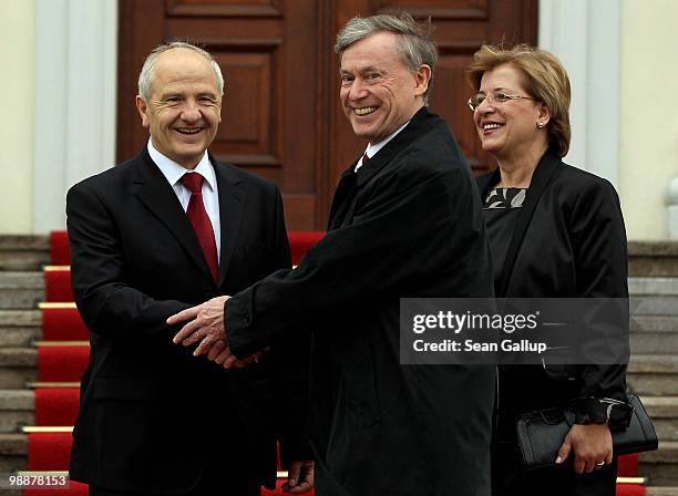 German President Horst Koehler welcomes Kosovo President Fatmir Sejdiu and First Lady Nezafete Sejdiu at Bellevue Palace on May 6, 2010 in Berlin,...