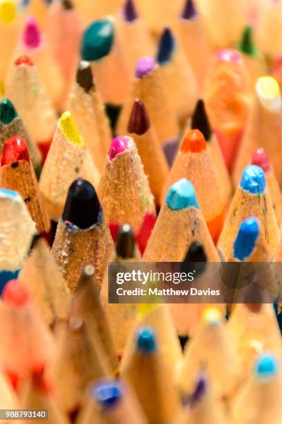 colouring pencils - colouring stockfoto's en -beelden