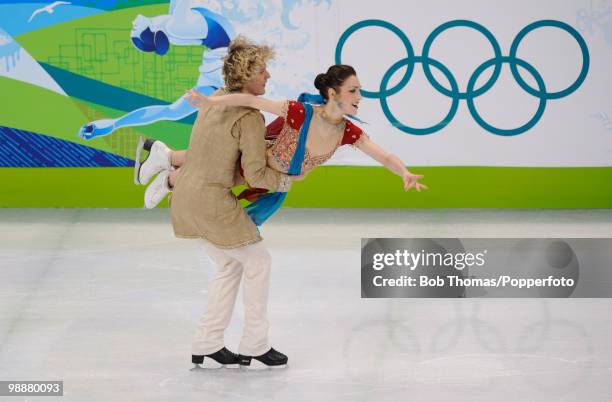 Meryl Davis and Charlie White of the USA compete in the figure skating ice dance - original dance on day 10 of the Vancouver 2010 Winter Olympics at...