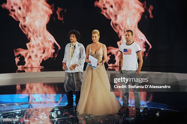 Luca Rossetto, Simona Ventura and Daniele Battaglia attend 'L'Isola Dei Famosi' Italian TV Show held at Rai Studios on May 5, 2010 in Milan, Italy.