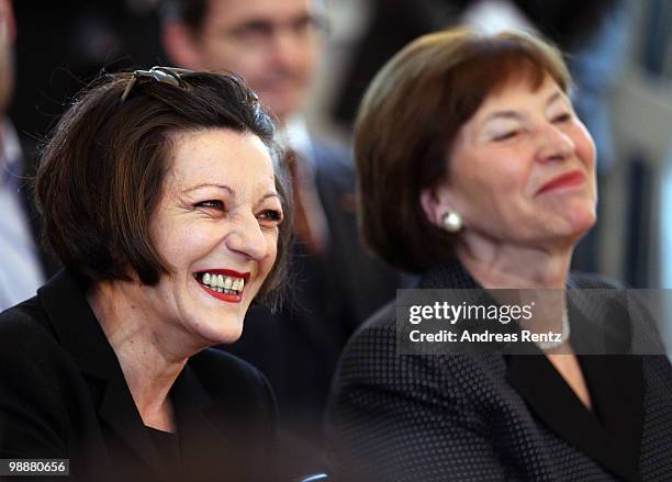 German writer Herta Mueller and First lady Eva Luise Koehler smile during a reception at Bellevue palace on May 6, 2010 in Berlin, Germany. German...