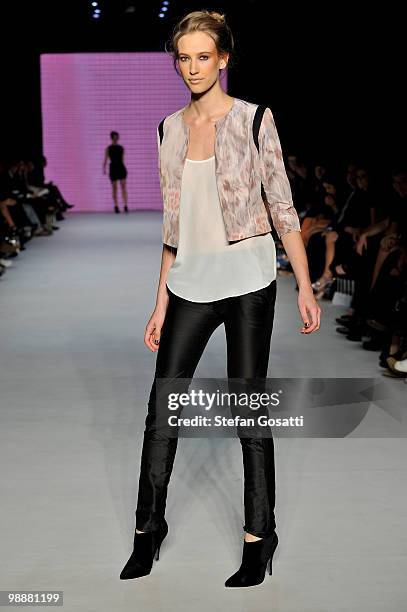 313 Ruby Smallbone Photos & High Res Pictures - Getty Images