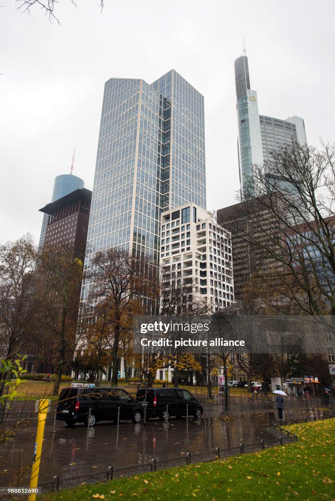 JP Morgan rents additional office space
