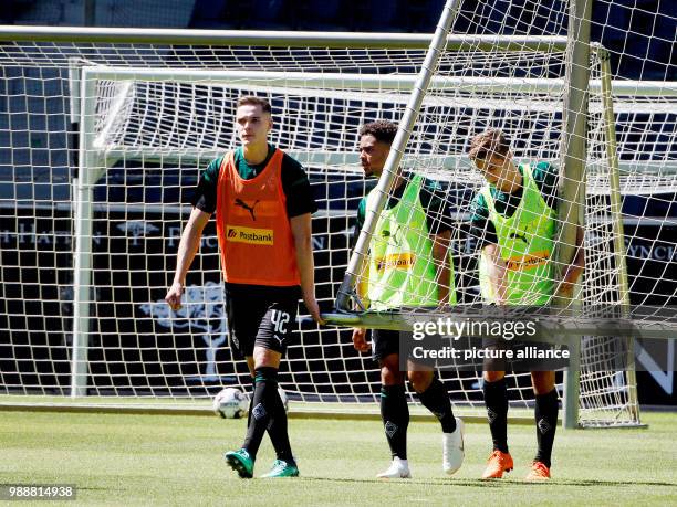 July 2018, Germany, Moenchengladbach: Soccer, Bundesliga, beginning of training for Borussia Moenchengladbach. New acquisitions Florian Mayer ,...