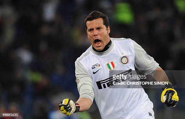 Inter Milan's Brazilian goalkeeper Julio Cesar jubilates after Inter Milan's Argentinian forward Diego Milito scored against AS Roma during the Coppa...