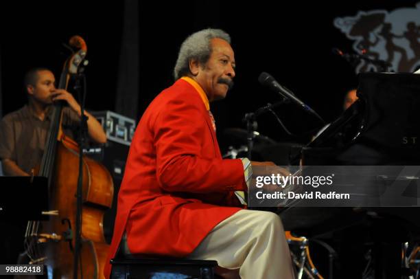 Allen Tousaint performs on day six of New Orleans Jazz & Heritage Festival on May 1, 2010 in New Orleans, Louisiana.