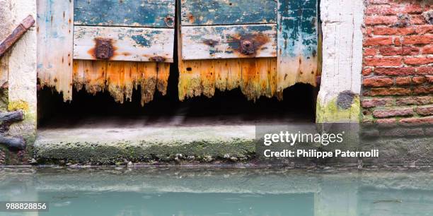 venise, portes - venise stock pictures, royalty-free photos & images