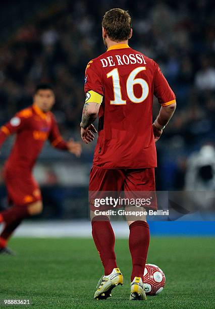 Daniele De Rossi of Roma in action during the match the Tim Cup between FC Internazionale Milano and AS Roma at Stadio Olimpico on May 5, 2010 in...